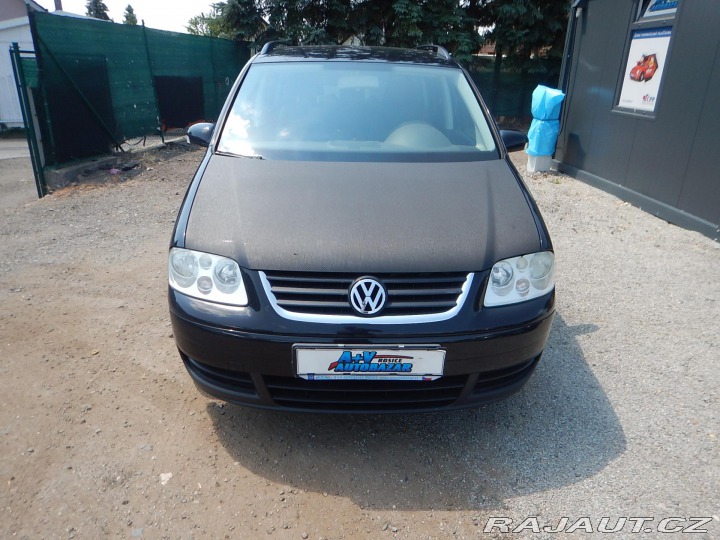 Volkswagen Touran 1.9 TDI, 7 MÍST, TAŽNÉ 2006