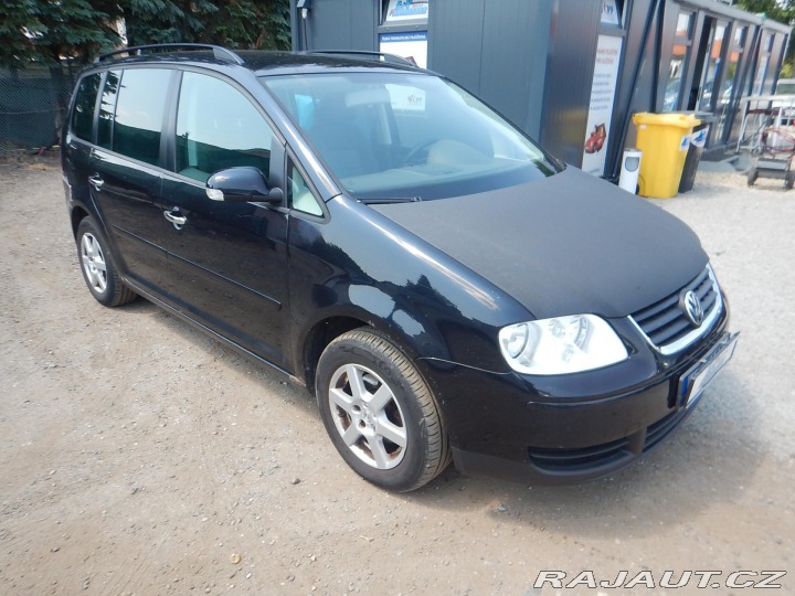 Volkswagen Touran 1.9 TDI, 7 MÍST, TAŽNÉ 2006