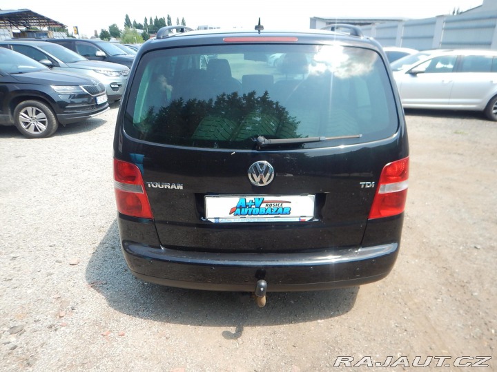 Volkswagen Touran 1.9 TDI, 7 MÍST, TAŽNÉ 2006