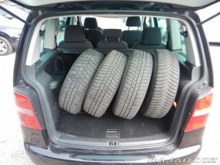Volkswagen Touran 1.9 TDI, 7 MÍST, TAŽNÉ 2006