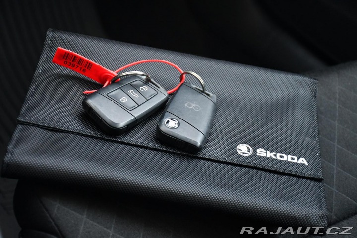 Škoda Superb 1.5TSi 110kW MT CARPLAY 2020