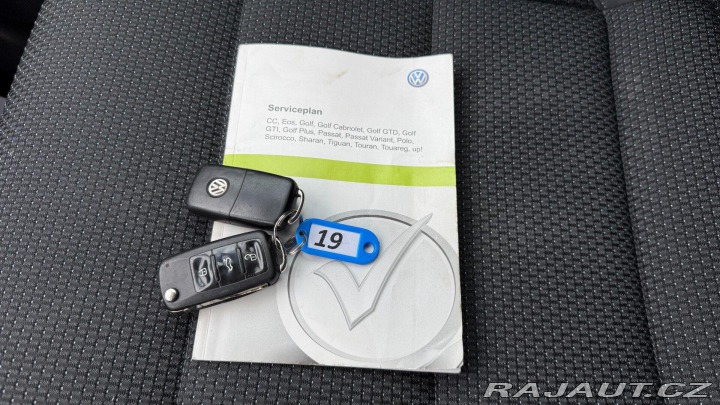 Volkswagen Touran 1.4TSi 103kW *DSG*Navi*Ta 2012