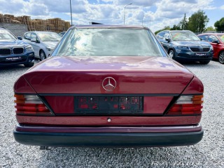 Mercedes-Benz 124 300 D 83kW ČR 1991
