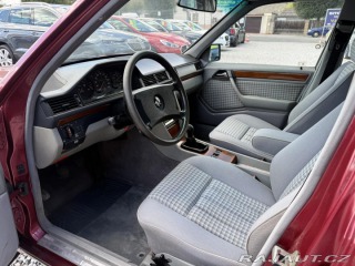 Mercedes-Benz 124 300 D 83kW ČR 1991