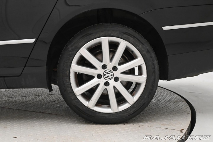 Volkswagen Passat 2,0 103kW NOVÁ STK 4/28 2010