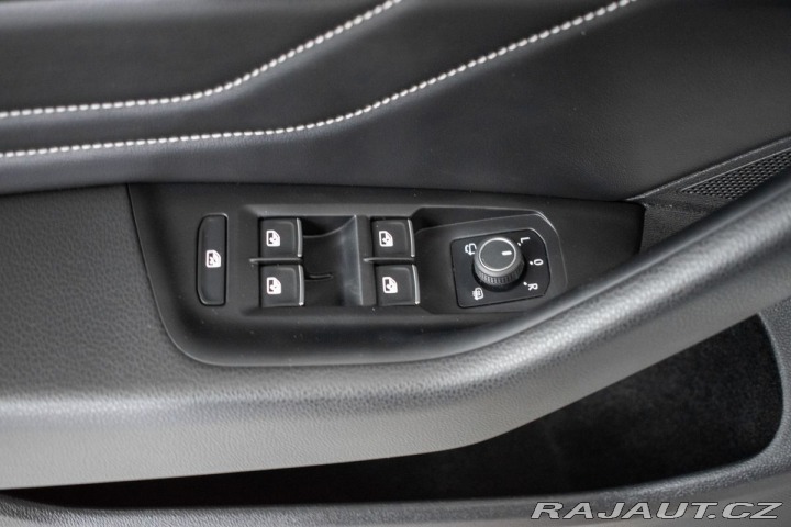 Volkswagen Passat 1.5 TSI REZERVACE 2021