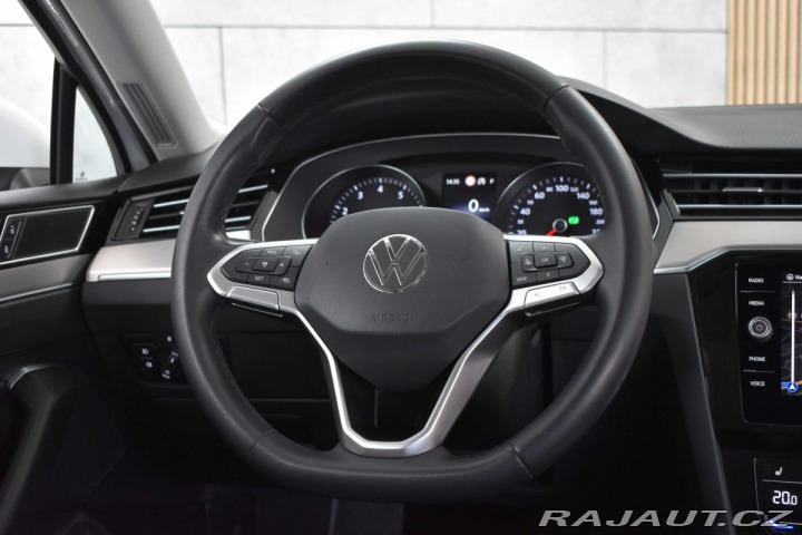 Volkswagen Passat 1.5 TSI REZERVACE 2021