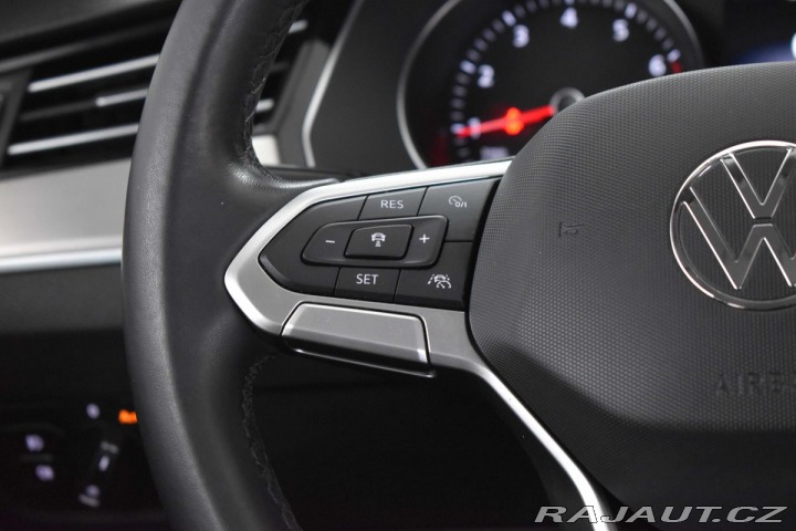 Volkswagen Passat 1.5 TSI REZERVACE 2021
