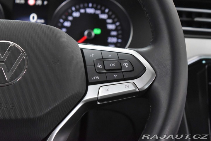 Volkswagen Passat 1.5 TSI REZERVACE 2021