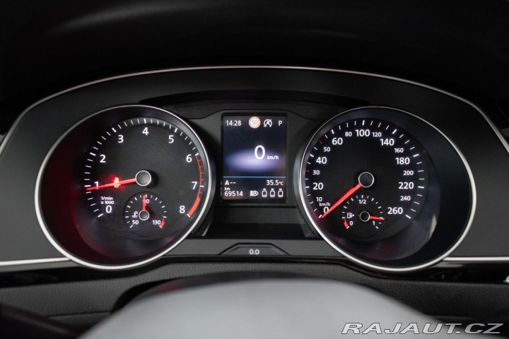 Volkswagen Passat 1.5 TSI REZERVACE 2021