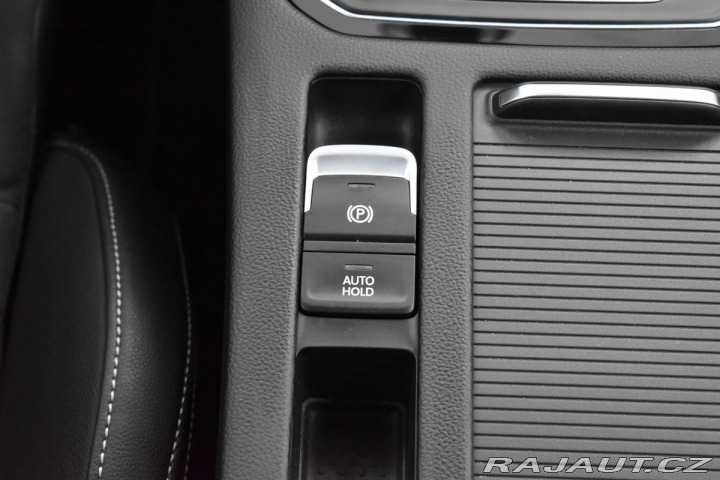 Volkswagen Passat 1.5 TSI REZERVACE 2021