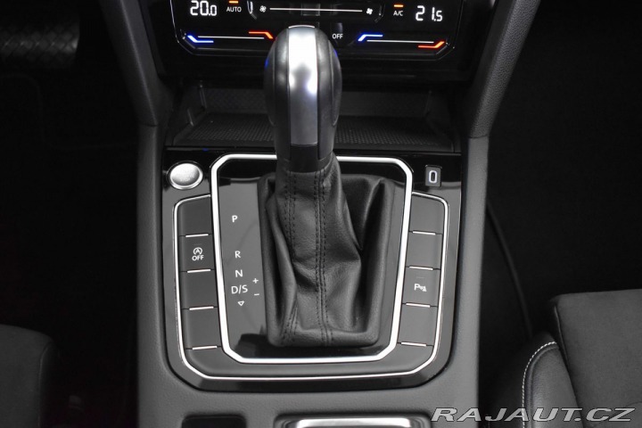 Volkswagen Passat 1.5 TSI REZERVACE 2021