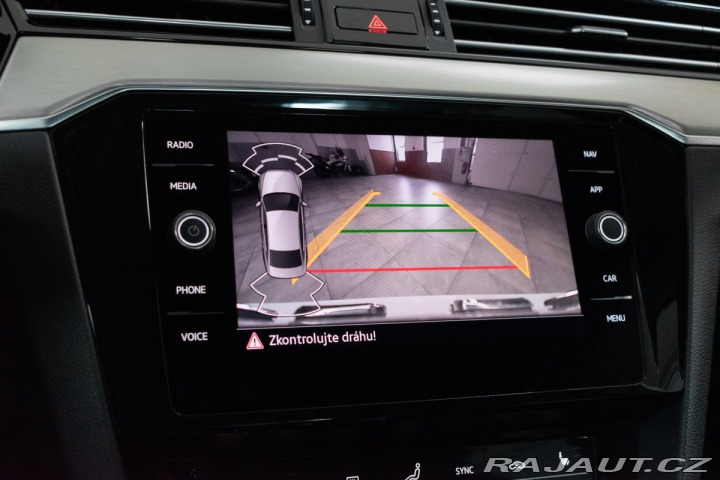 Volkswagen Passat 1.5 TSI REZERVACE 2021