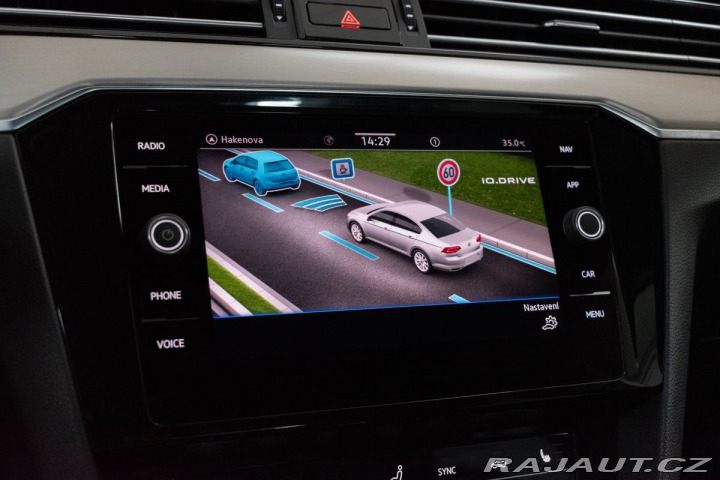 Volkswagen Passat 1.5 TSI REZERVACE 2021