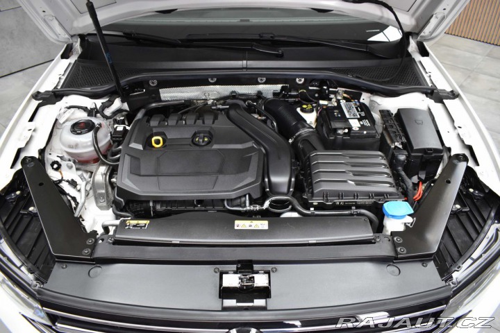 Volkswagen Passat 1.5 TSI REZERVACE 2021