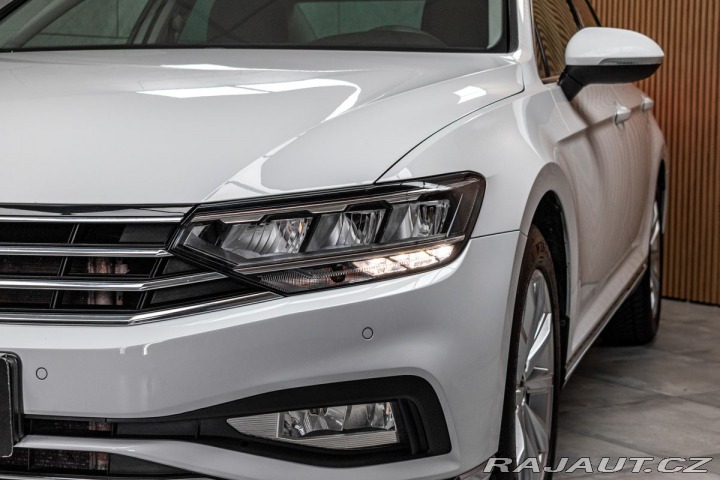 Volkswagen Passat 1.5 TSI REZERVACE 2021
