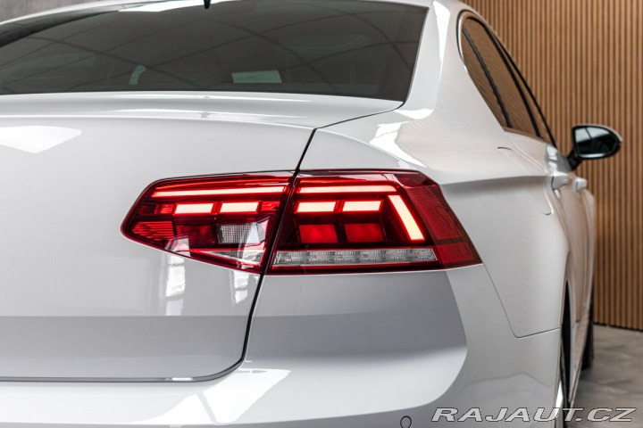 Volkswagen Passat 1.5 TSI REZERVACE 2021