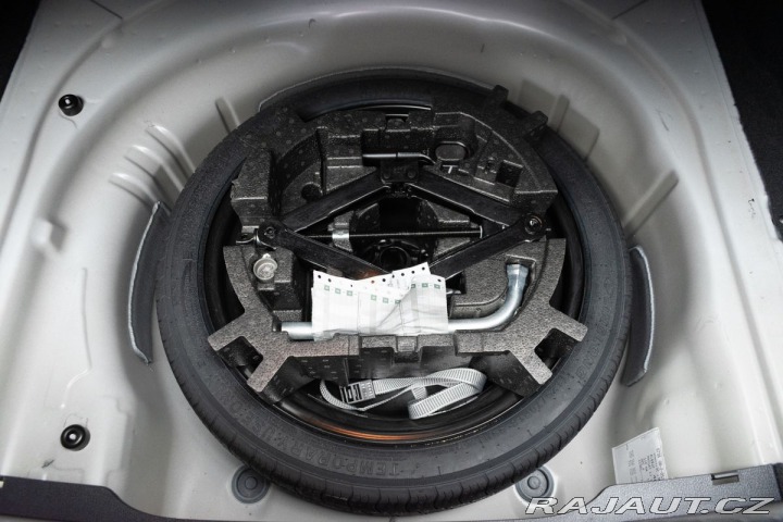 Volkswagen Passat 1.5 TSI REZERVACE 2021