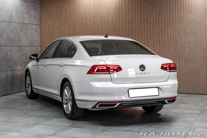 Volkswagen Passat 1.5 TSI REZERVACE 2021