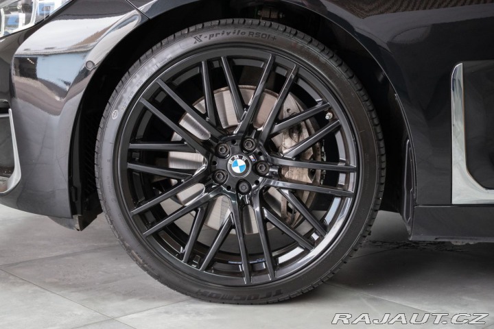 BMW 7 740d xD REZERVACE 2022