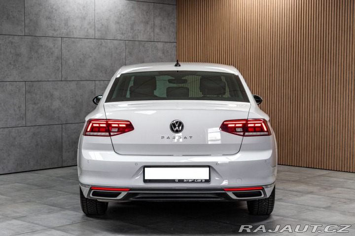 Volkswagen Passat 1.5 TSI REZERVACE 2021
