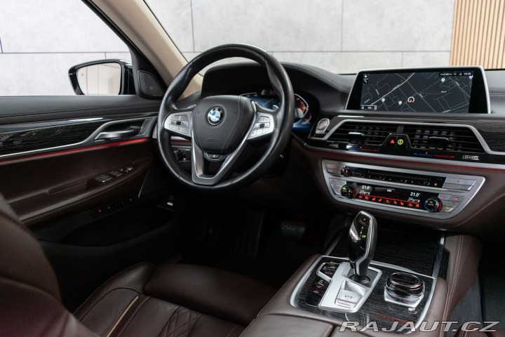 BMW 7 740d xD REZERVACE 2022
