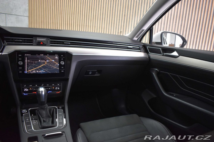 Volkswagen Passat 1.5 TSI REZERVACE 2021