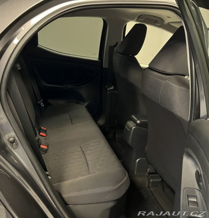 Toyota Yaris 1.5 Hybrid AT STYLE 2025