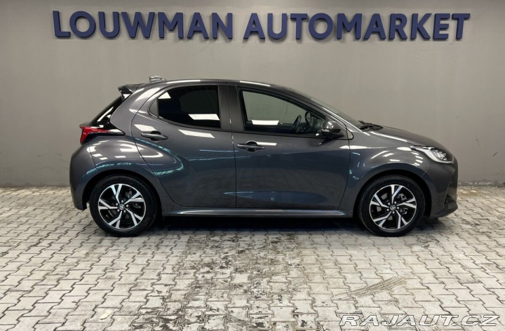 Toyota Yaris 1.5 Hybrid AT STYLE 2025