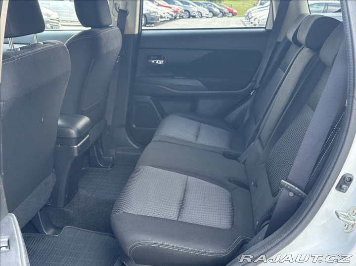 Mitsubishi Outlander 2,0 150PS Intense A/T 4x 2016
