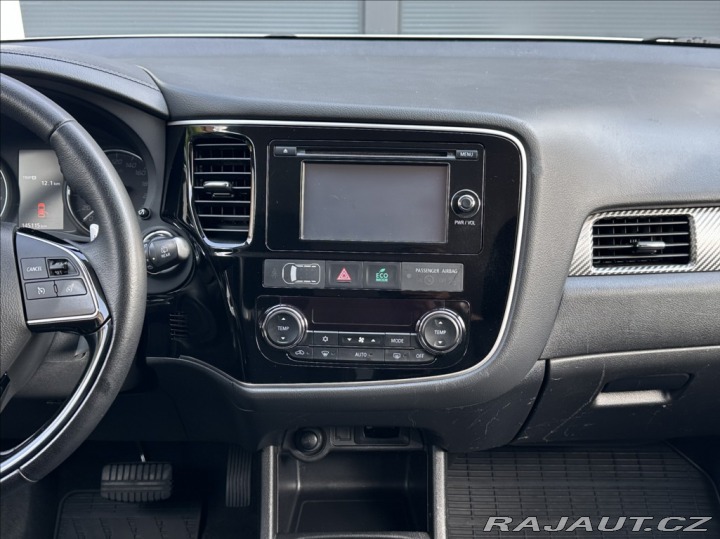 Mitsubishi Outlander 2,0 150PS Intense A/T 4x 2016