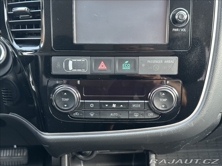 Mitsubishi Outlander 2,0 150PS Intense A/T 4x 2016