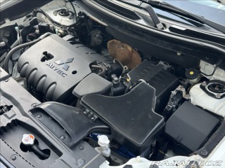 Mitsubishi Outlander 2,0 150PS Intense A/T 4x 2016