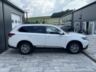 Mitsubishi Outlander 2,0 150PS Intense A/T 4x 2016