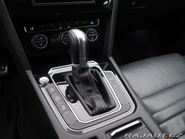 Volkswagen Passat 2,0 TDI 140kW DSG R-line 2017