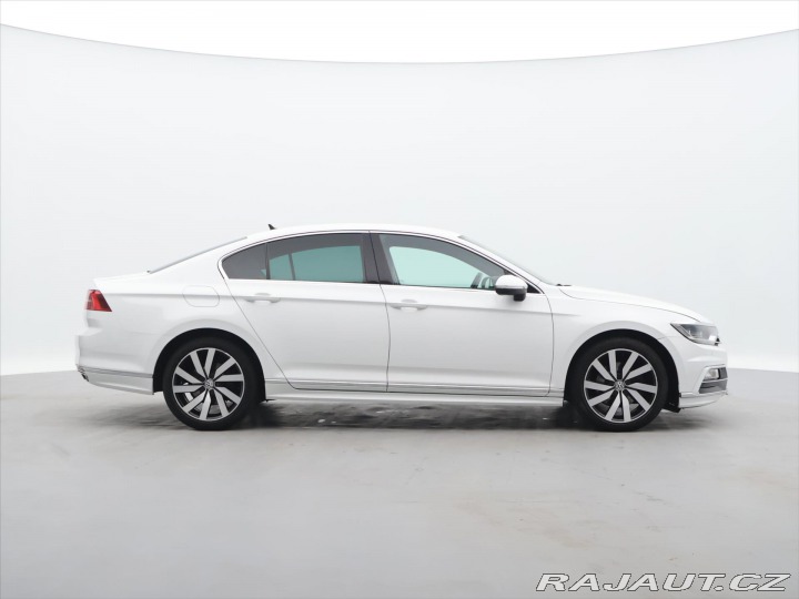 Volkswagen Passat 2,0 TDI 140kW DSG R-line 2017