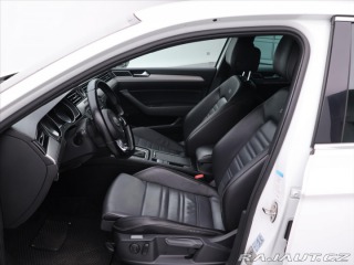 Volkswagen Passat 2,0 TDI 140kW DSG R-line 2017