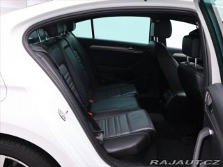 Volkswagen Passat 2,0 TDI 140kW DSG R-line 2017