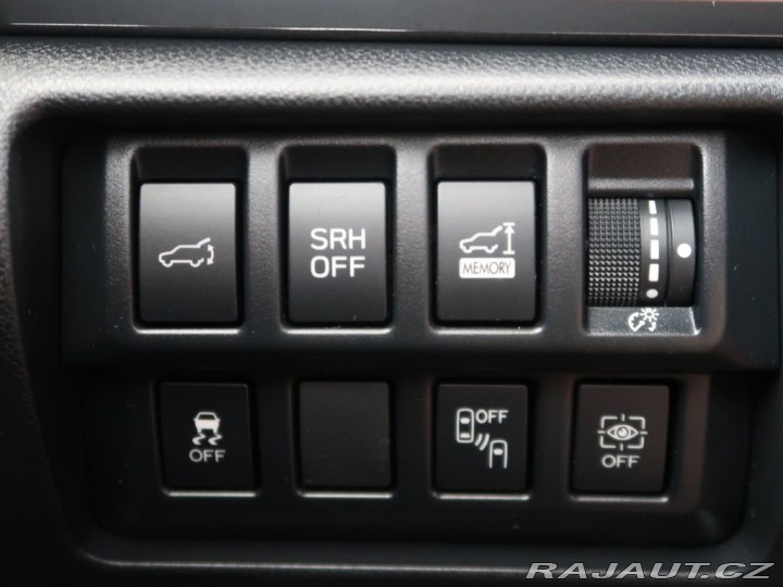 Subaru Forester 2.0,e-Boxer,4x4,Tažné,Com 2024