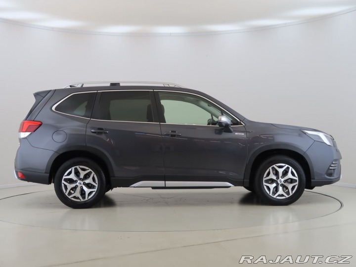 Subaru Forester 2.0,e-Boxer,4x4,Tažné,Com 2024