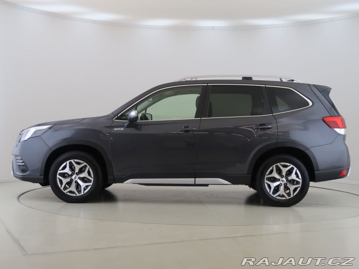 Subaru Forester 2.0,e-Boxer,4x4,Tažné,Com 2024