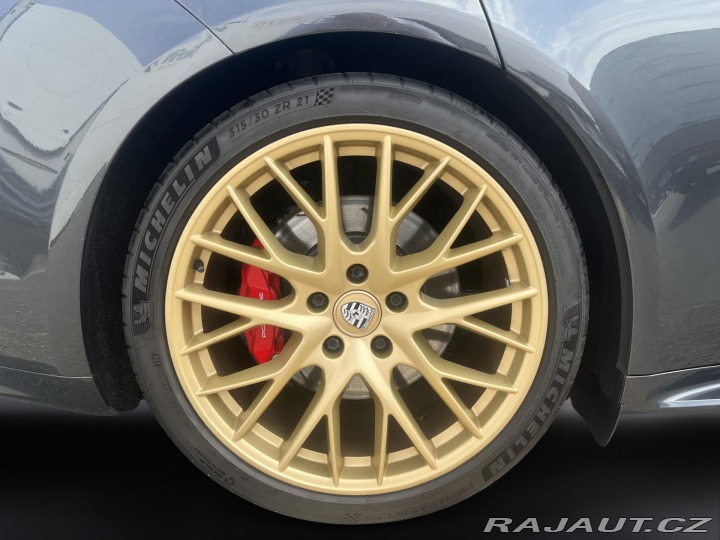 Porsche Panamera GTS 2019