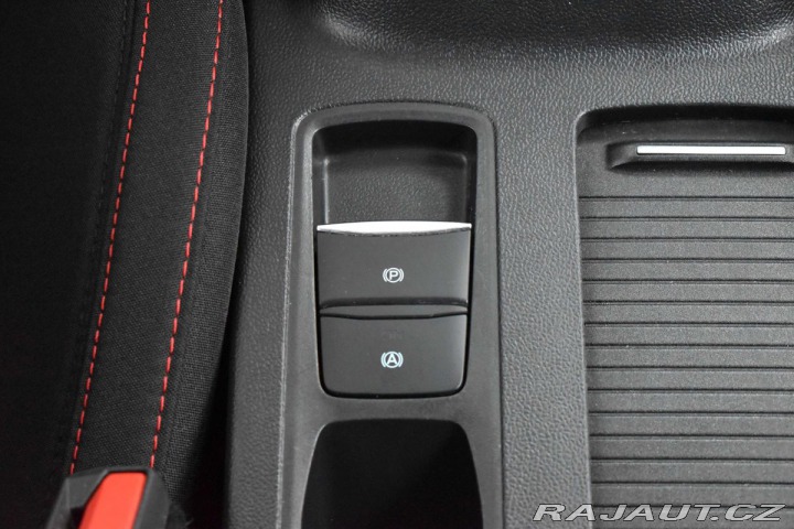 Ford Focus 1.0 EB 92kW ST-LINE*KAMER 2024