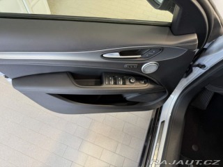 Alfa Romeo Stelvio Veloce 2.2 JTDm 210k Q4 2026