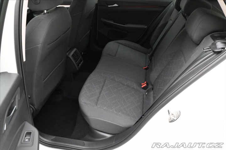 Volkswagen Golf 2,0 TDI 85kW Life Záruka 2022