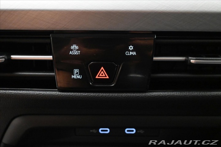 Volkswagen Golf 2,0 TDI 85kW Life Záruka 2022