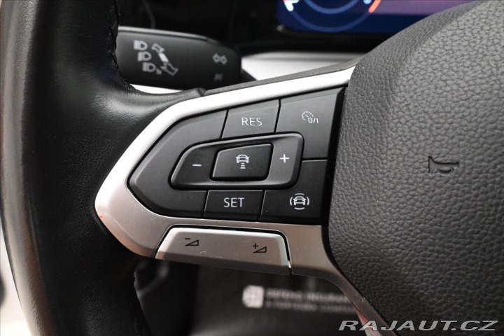Volkswagen Golf 2,0 TDI 85kW Life Záruka 2022