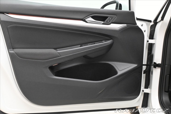 Volkswagen Golf 2,0 TDI 85kW Life Záruka 2022