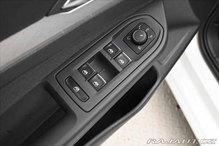 Volkswagen Golf 2,0 TDI 85kW Life Záruka 2022
