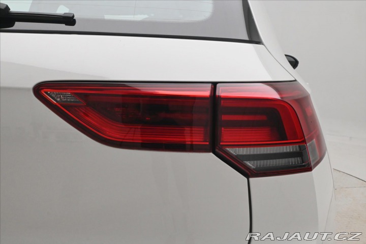 Volkswagen Golf 2,0 TDI 85kW Life Záruka 2022